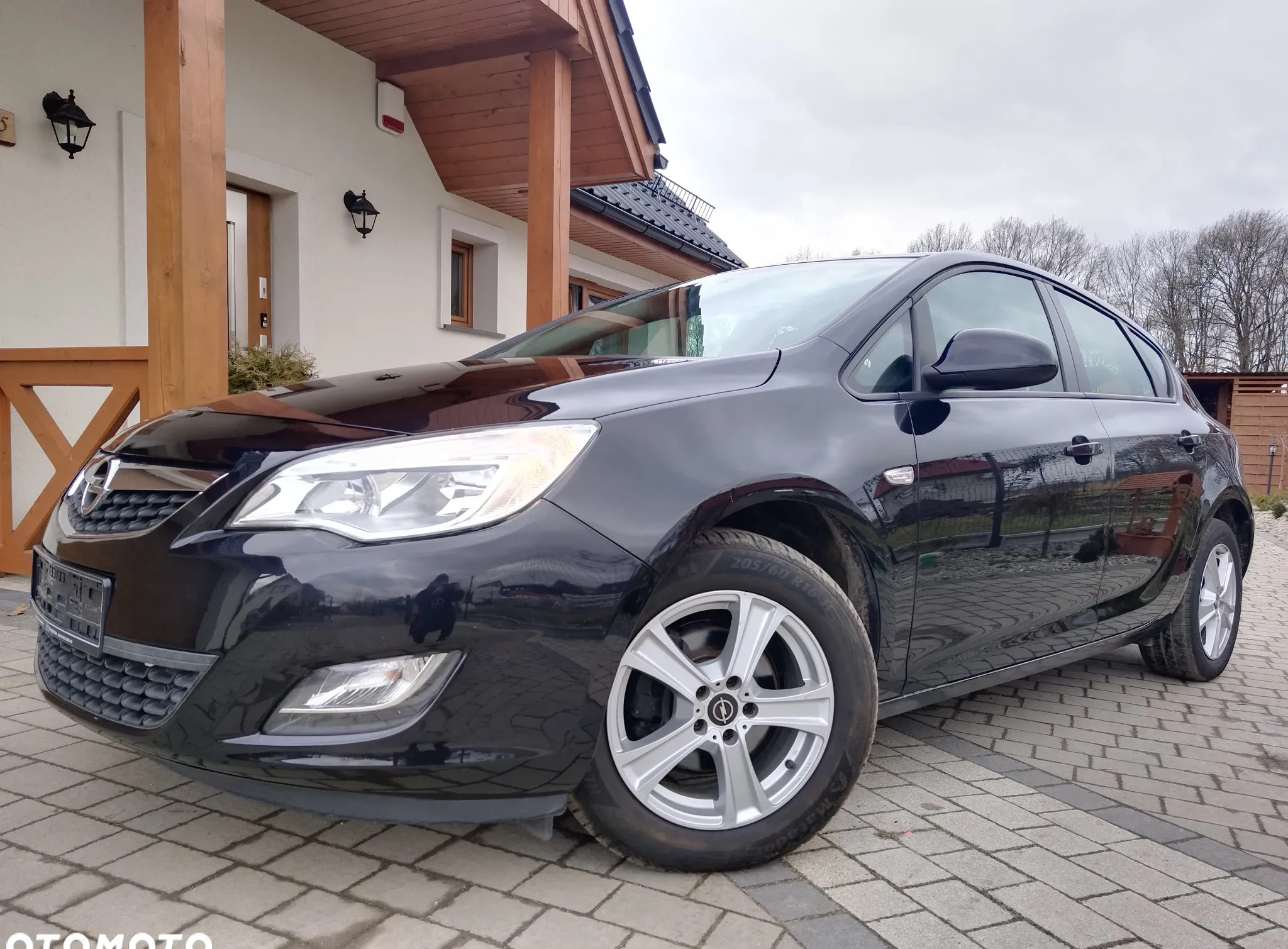 Opel Astra cena 23900 przebieg: 151000, rok produkcji 2010 z Praszka małe 436